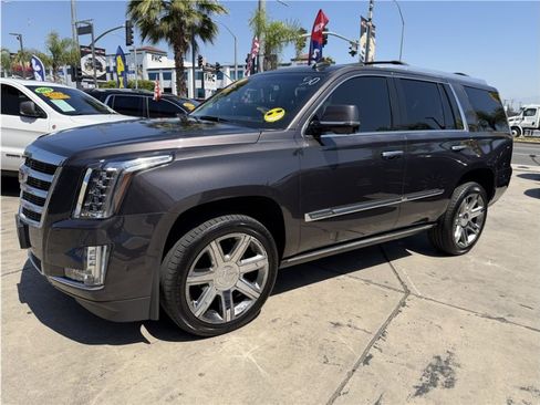 Used 2017 Cadillac Escalade Premium Luxury AWD/4WD image 59