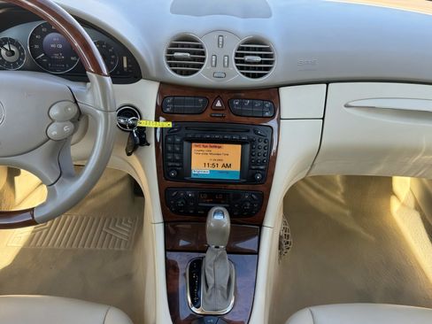 Used 2004 Mercedes-Benz CLK 320 Cabriolet 3.2L image 13