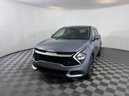 Used 2023 Kia Sportage EX image 2