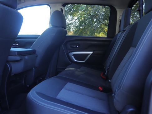 Used 2023 Nissan Titan SV image 15