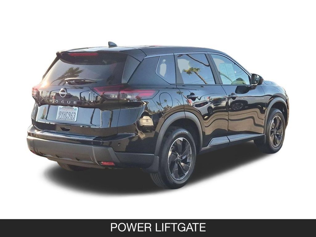 Certified 2026 Nissan Rogue SV FWD image 9