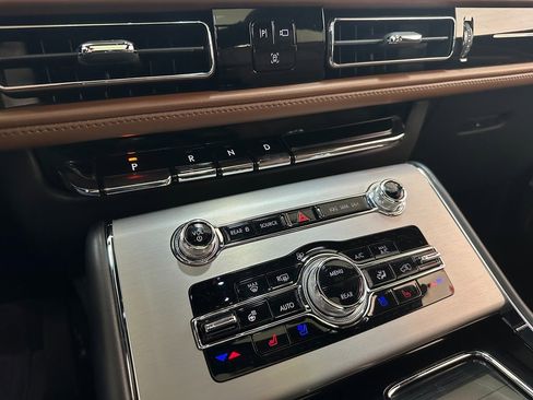 Used 2024 Lincoln Aviator Reserve w/ Equipment Group 201A image 26