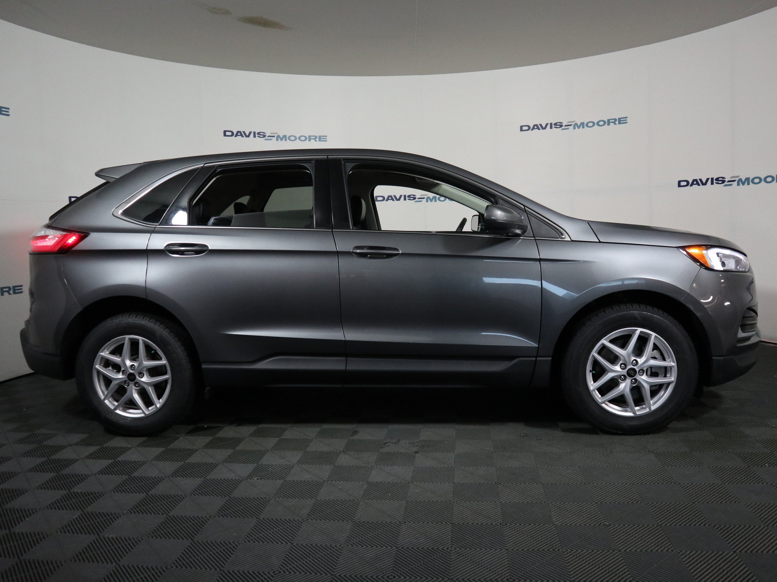 Used 2024 Ford Edge SEL AWD/4WD image 4