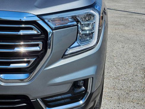 Used 2024 GMC Terrain SLT image 11