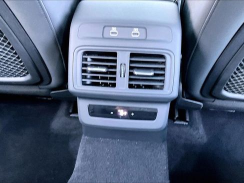 Used 2025 Audi Q5 Premium w/ Convenience Package image 10