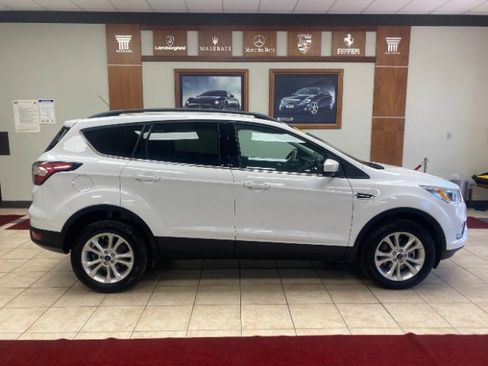 Used 2018 Ford Escape SE image 8