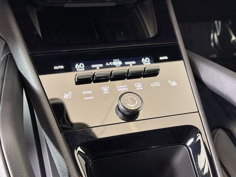 Certified 2024 Porsche Cayenne image 21