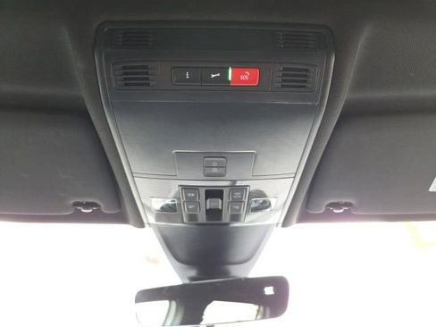 Used 2024 Volkswagen Tiguan SEL R-Line AWD/4WD image 22