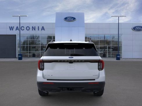New 2026 Ford Explorer Active AWD/4WD image 5