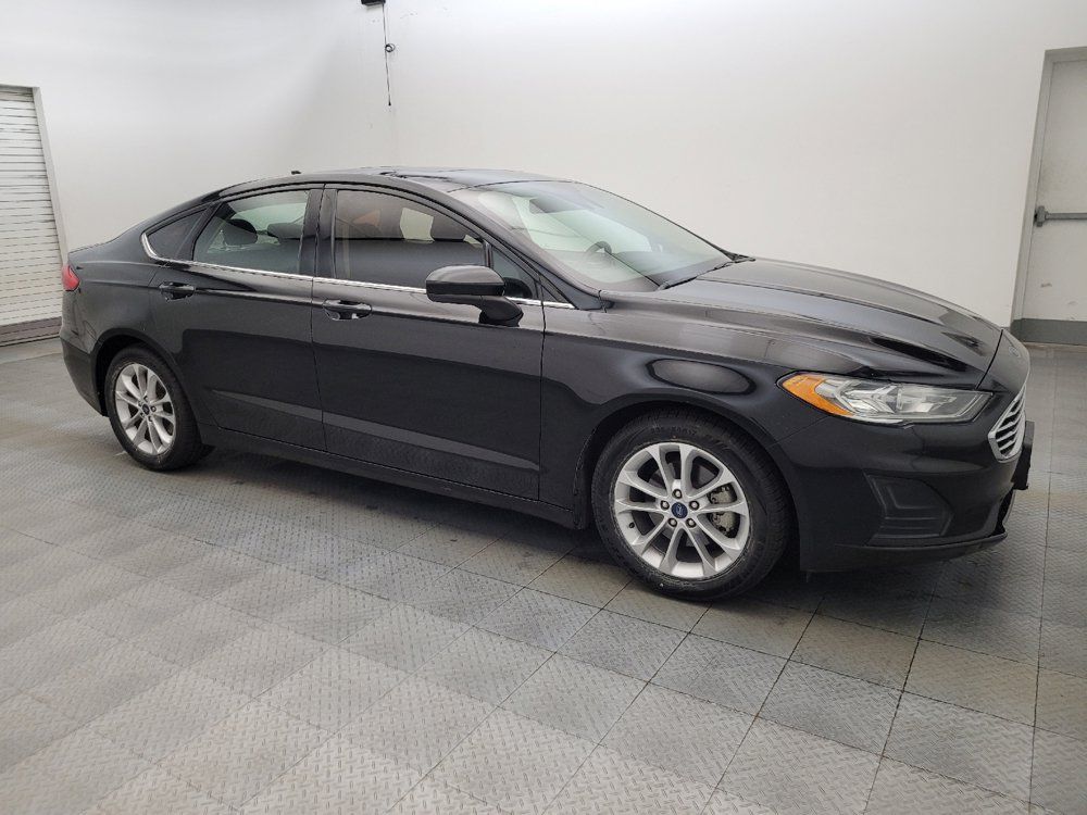 Used 2020 Ford Fusion SE FWD image 11