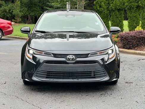 Used 2023 Toyota Corolla LE w/ LE Convenience Package FWD image 3