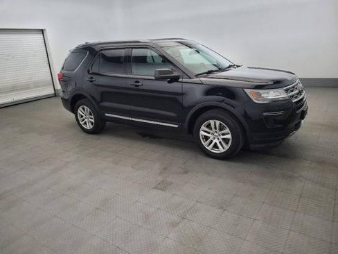 Used 2018 Ford Explorer XLT AWD/4WD image 11