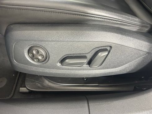 Used 2023 Audi A4 2.0T Premium w/ Convenience Package image 15