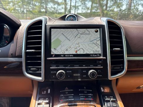 Used 2013 Porsche Cayenne Diesel AWD/4WD image 18