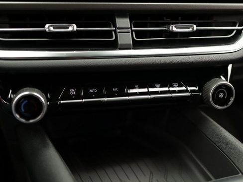 New 2026 Chevrolet Equinox EV LT image 20