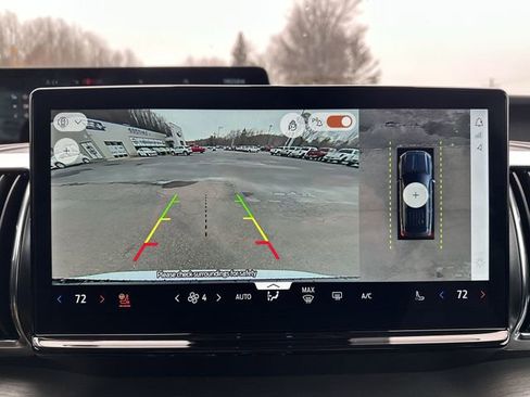 Used 2025 Ford Expedition Platinum image 26