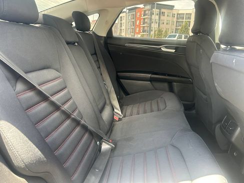 Used 2016 Ford Fusion SE FWD image 30