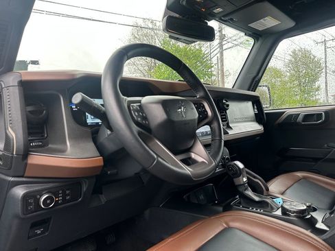 Used 2024 Ford Bronco Outer Banks AWD/4WD image 4