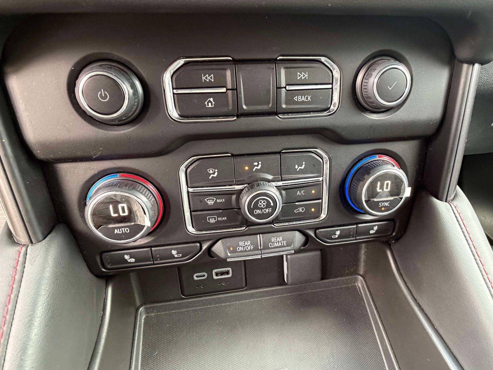 Used 2023 Chevrolet Tahoe RST AWD/4WD image 10