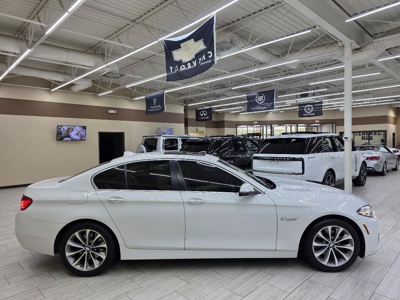 Used 2016 BMW 528i xDrive Sedan AWD/4WD image 5