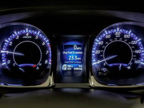 Used 2014 Toyota Avalon Limited image 37