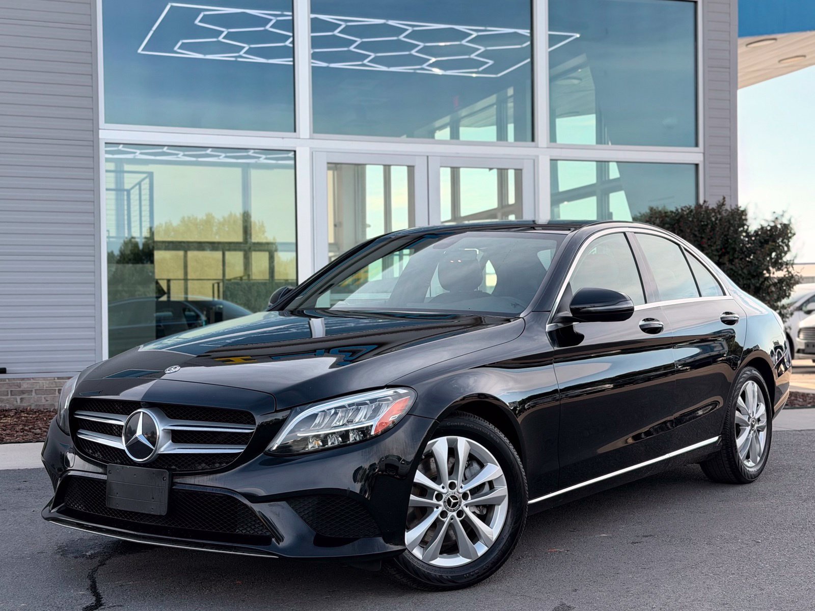 Used 2019 Mercedes-Benz C 300 Sedan image 3