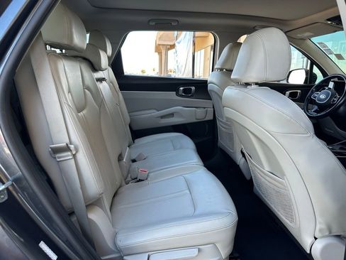 Used 2021 Kia Sorento S w/ Panoramic Sunroof Package image 29