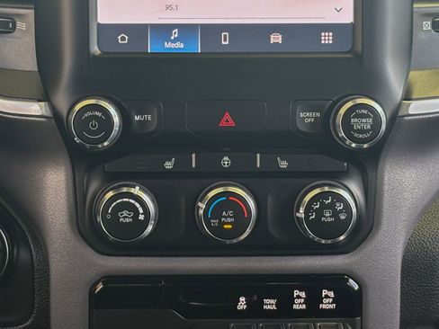 Used 2023 RAM 1500 Big Horn RWD image 33