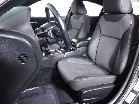 Used 2017 Dodge Charger SE w/ Blacktop Package RWD image 26
