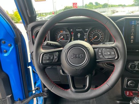 Used 2024 Jeep Wrangler Unlimited Rubicon w/ Convenience Group AWD/4WD image 23
