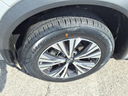 Used 2022 Nissan Rogue SV image 6