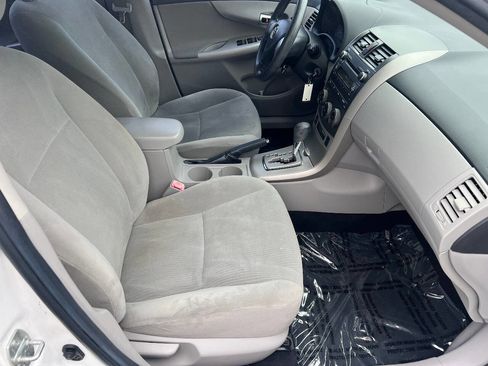 Used 2011 Toyota Corolla LE FWD image 25