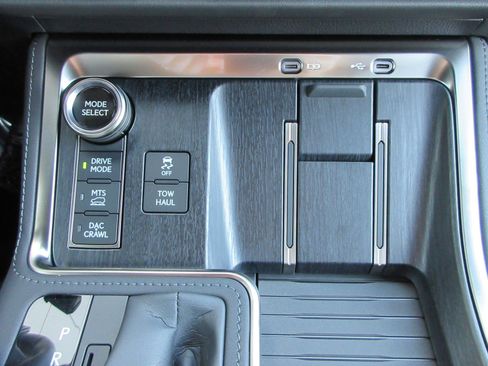 Used 2026 Lexus GX 550 image 45