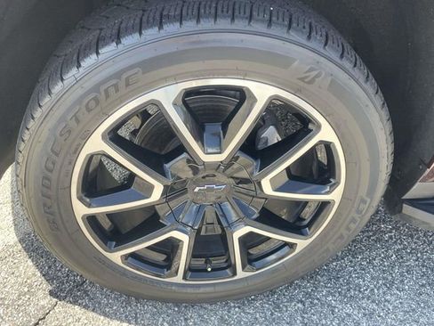 Used 2022 Chevrolet Tahoe RST w/ Luxury Package AWD/4WD image 11