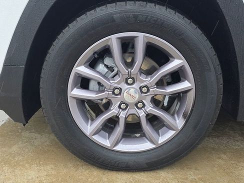Used 2023 GMC Terrain SLT w/ LPO, Floor Liner Package AWD/4WD image 10