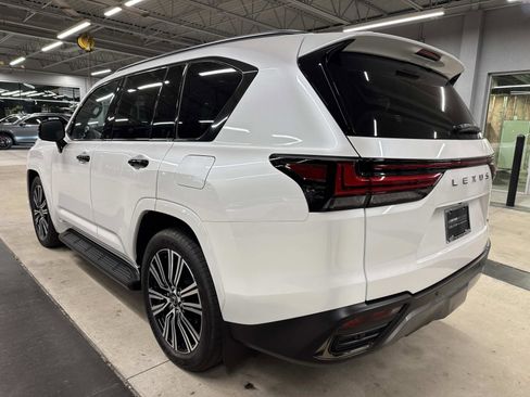 Certified 2025 Lexus LX 600 4WD w/ Luxury Package image 5