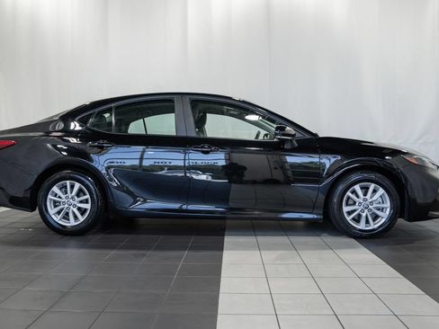 Used 2025 Toyota Camry LE FWD image 3