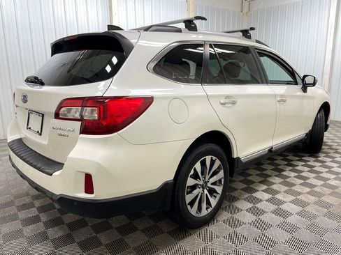 Used 2017 Subaru Outback 3.6R Touring w/ Popular Package #5A AWD/4WD image 23