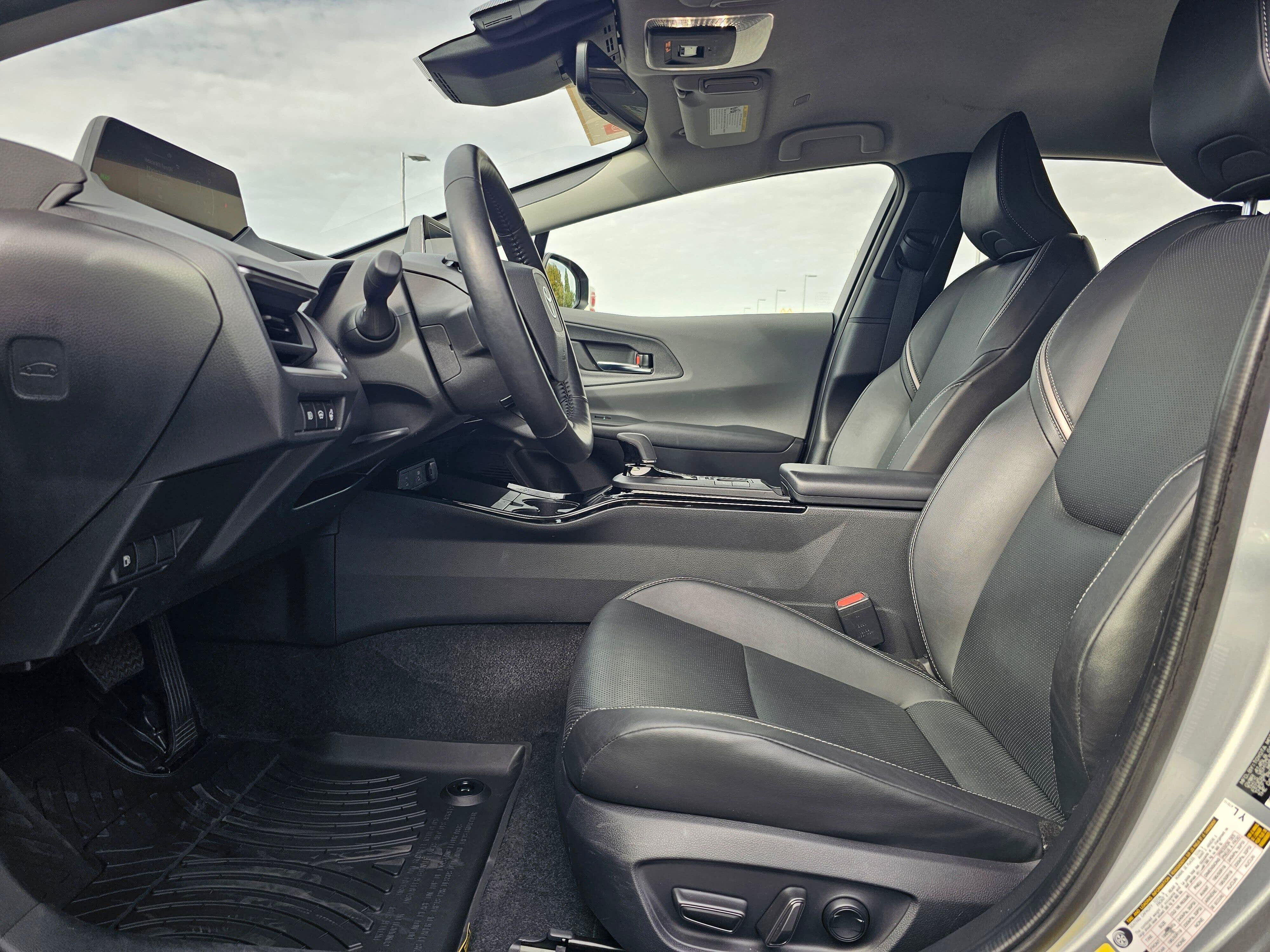 Certified 2024 Toyota Prius XLE FWD image 20