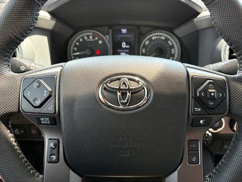 Used 2022 Toyota Tacoma TRD Sport w/ Technology Package AWD/4WD image 17