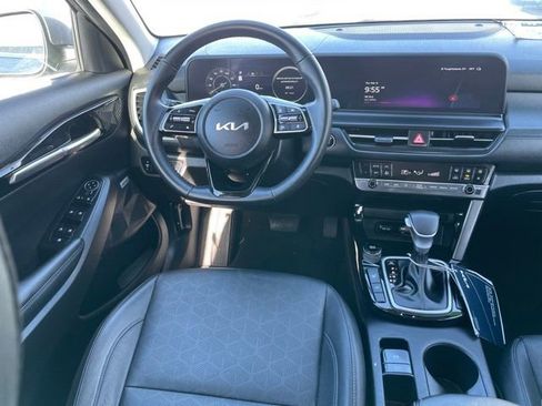 Used 2024 Kia Seltos SX image 9