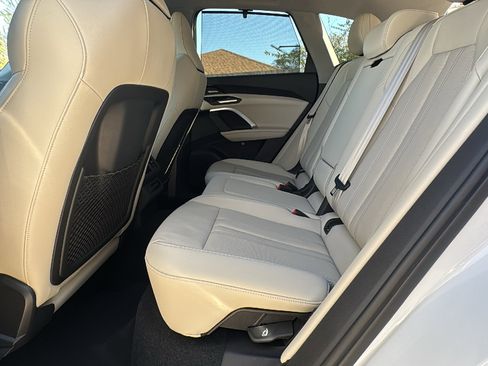 Used 2025 Audi Q5 Prestige image 15