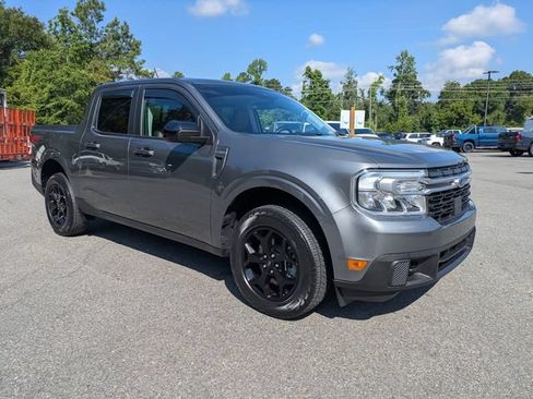 Used 2024 Ford Maverick Lariat w/ FX4 Off-Road Package AWD/4WD image 2