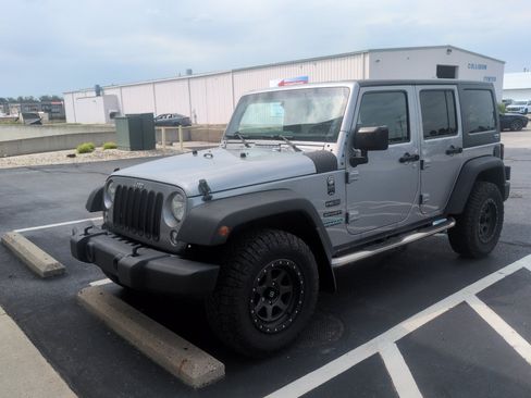 Used 2016 Jeep Wrangler Unlimited Sport w/ Quick Order Package 24S AWD/4WD image 1