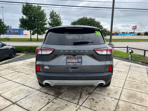 Used 2022 Ford Escape SE FWD image 12