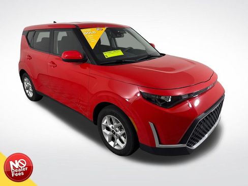 Used 2023 Kia Soul LX w/ LX Technology Package FWD image 1