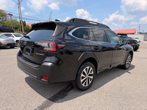 Used 2024 Subaru Outback Premium AWD/4WD image 7