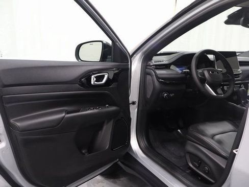 Used 2026 Jeep Compass Limited AWD/4WD image 11