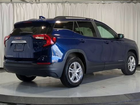 Used 2023 GMC Terrain SLE w/ Driver Convenience Package FWD image 8