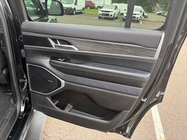 Certified 2022 Jeep Wagoneer Series II w/ Premium Group I AWD/4WD image 8